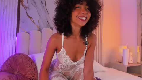 Snapshot of oshun_25 chatting on 11-28-25, 11:35 Oshun online show from 11-28-25, 11:35