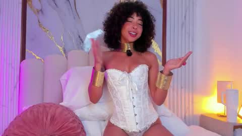 Snapshot of oshun_25 chatting on 12-14-25, 06:52 Oshun online show from 12-14-25, 06:52