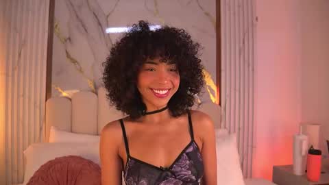 Snapshot of oshun_25 chatting on 01-07-26, 12:07 Oshun online show from 01-07-26, 12:07