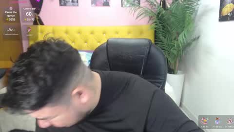 Snapshot of oso_gael chatting on 02-11-25, 05:50 Bear Gael online show from 02-11-25, 05:50