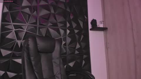 Snapshot of ostin_danielss chatting on 05-09-26, 01:11 Ostin Daniels online show from 05-09-26, 01:11