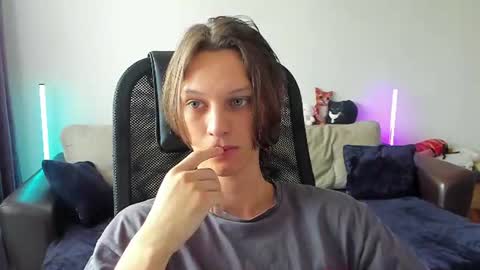 Ostin online show from 06-18-26, 07:19