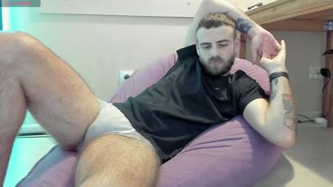 Snapshot of otishairy chatting on 01-09-25, 10:41 Otis online show from 01-09-25, 10:41