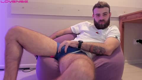 Snapshot of otishairy chatting on 03-06-25, 10:15 Otis online show from 03-06-25, 10:15