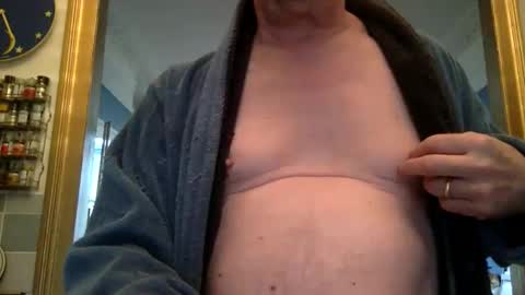 Snapshot of ottodick chatting on 11-27-25, 08:27 Otto online show from 11-27-25, 08:27