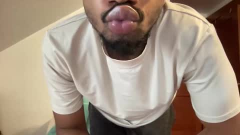 Snapshot of outofhisleague_ chatting on 10-31-25, 03:35 outofhisleague_ online show from 10-31-25, 03:35