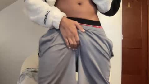 Snapshot of outofhisleague_ chatting on 11-05-25, 03:45 outofhisleague_ online show from 11-05-25, 03:45