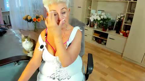 Snapshot of over50games chatting on 07-28-26, 09:04 Alla online show from 07-28-26, 09:04