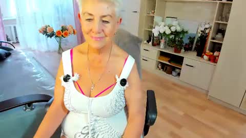 Snapshot of over50games chatting on 07-28-26, 11:17 Alla online show from 07-28-26, 11:17