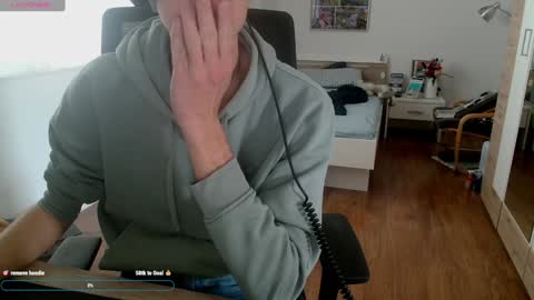 Snapshot of overkneebabe chatting on 12-10-24, 12:27 OverkneeBabe online show from 12-10-24, 12:27