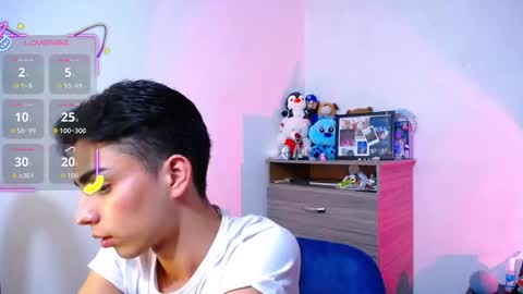 Owen  Independent model  online show from 11-19-25, 06:41