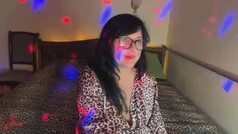 OxiXLove online show from 07-14-26, 09:09