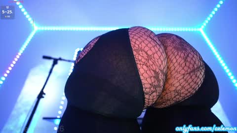 Snapshot of oxlemon chatting on 01-13-26, 02:06 oxlemon online show from 01-13-26, 02:06