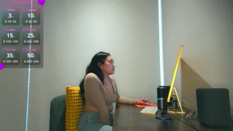 Snapshot of ozhmara chatting on 12-17-25, 08:37 ozhmara online show from 12-17-25, 08:37