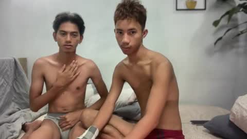 Snapshot of p1noytwink_xel chatting on 06-19-26, 07:39 p1noytwink_xel online show from 06-19-26, 07:39