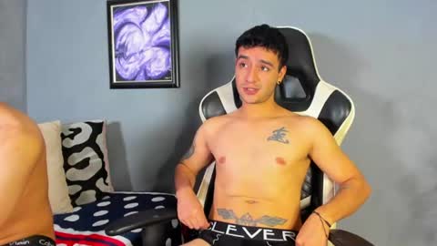 Snapshot of p_jhon chatting on 06-26-26, 05:23 P online show from 06-26-26, 05:23