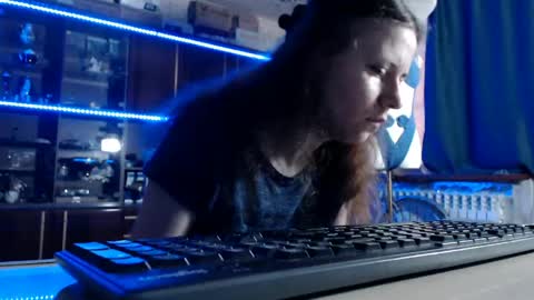 Ella online show from 04-29-26, 06:28