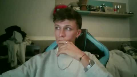 pablocod98 online show from 10-05-25, 01:59