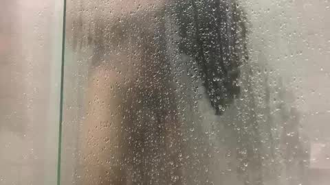 Snapshot of pablocruz2000 chatting on 12-12-24, 10:24 LoneWolf online show from 12-12-24, 10:24