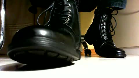 Pablo Meness online show from 01-05-25, 04:59