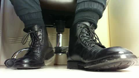 Pablo Meness online show from 01-19-25, 09:45