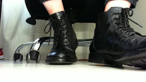 Pablo Meness online show from 02-08-25, 01:01