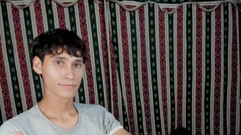 Snapshot of paimon_goetia chatting on 10-31-25, 12:33 Alexander Grigori online show from 10-31-25, 12:33