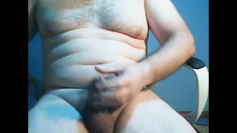 Snapshot of pajero1976 chatting on 10-15-25, 07:08 pajero1976 online show from 10-15-25, 07:08