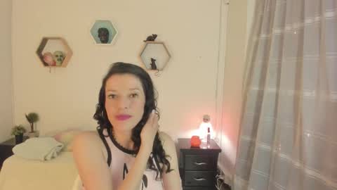 Paloma  online show from 10-26-25, 07:09