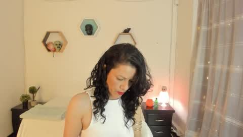 Paloma  online show from 10-29-25, 09:16