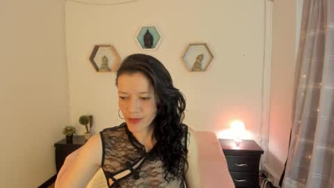 Paloma  online show from 11-21-25, 10:19