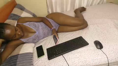 Snapshot of pamelacreed7 chatting on 03-09-25, 12:09 pamela online show from 03-09-25, 12:09