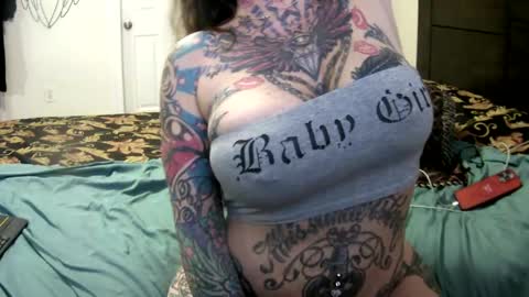 PAMELA GUNNS online show from 04-30-26, 04:24
