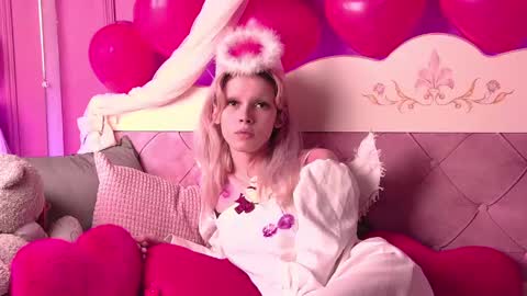 Snapshot of pamelamydreamys chatting on 02-15-25, 10:44 Pamelamy online show from 02-15-25, 10:44