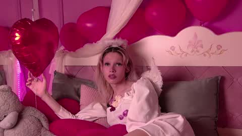 Snapshot of pamelamydreamys chatting on 02-17-25, 05:10 Pamelamy online show from 02-17-25, 05:10