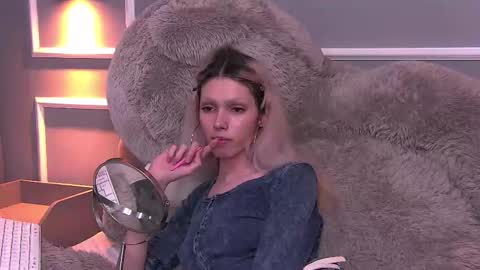 Snapshot of pamelamydreamys chatting on 02-20-25, 07:30 Pamelamy online show from 02-20-25, 07:30