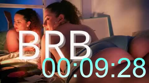 Snapshot of pamelarizzo_ chatting on 12-19-25, 01:40 Pamela 3 online show from 12-19-25, 01:40