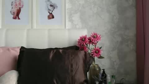 Snapshot of pamella_007 chatting on 12-23-25, 07:50 Pamella online show from 12-23-25, 07:50