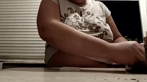 Snapshot of pamid215 chatting on 11-18-25, 05:06 angel hris online show from 11-18-25, 05:06