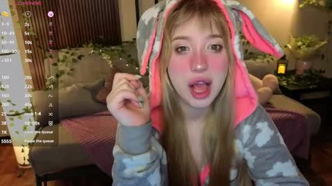 Lina online show from 04-25-26, 07:55
