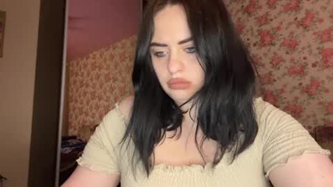 Snapshot of panterared_ chatting on 04-02-26, 06:05 Milana online show from 04-02-26, 06:05