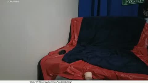 Snapshot of pantslesstraveler_plt chatting on 03-08-25, 06:21 PantsLessTraveler online show from 03-08-25, 06:21