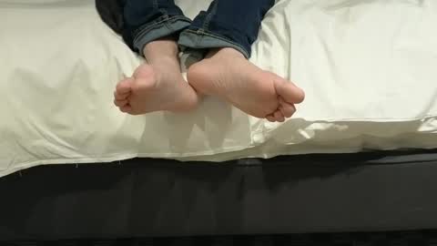 Snapshot of pantslesstraveler_plt chatting on 03-12-25, 01:47 PantsLessTraveler online show from 03-12-25, 01:47