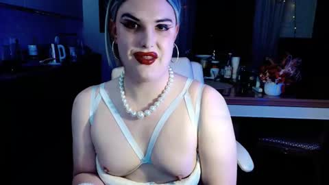 Sarina Williams online show from 03-26-26, 01:17