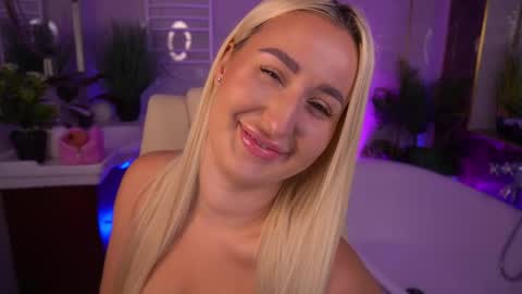 Lia online show from 05-29-26, 01:42