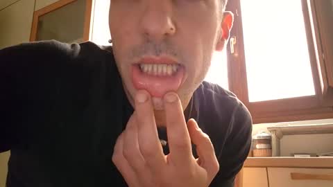 Snapshot of paoloste chatting on 10-19-25, 02:50 paoloste online show from 10-19-25, 02:50