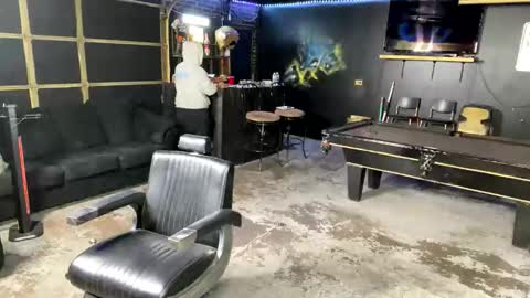 Snapshot of papi_krizz chatting on 10-26-25, 02:56 papi_krizz online show from 10-26-25, 02:56