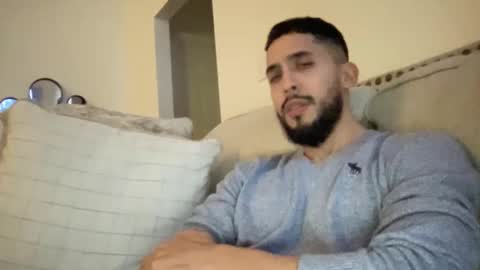 papicubano_guapo23cm online show from 02-23-25, 06:07