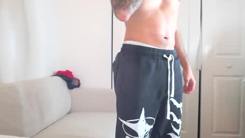 Snapshot of papijakey chatting on 03-09-25, 12:21 -- New Videos Down Below online show from 03-09-25, 12:21