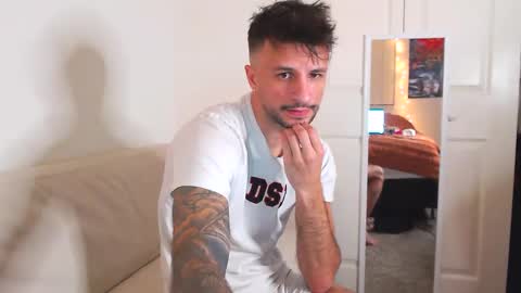 Snapshot of papijakey chatting on 03-11-25, 12:11 -- New Videos Down Below online show from 03-11-25, 12:11